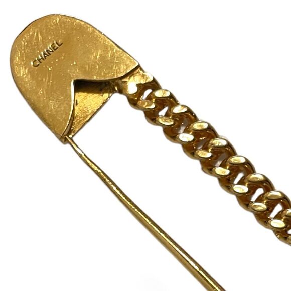 ā¤ļøSOLDā¤ļøCHANELāVintageĀ RAREāGold-toneāFourāLeafāCloverāClothesāPināBrooch - Picture 13 of 16